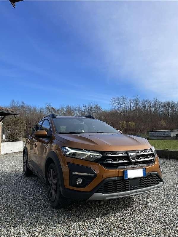Usata Dacia Sandero Stepway 90 CV (66 kW) 2023 Arancione SUV