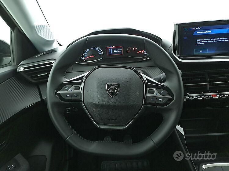 Usata Peugeot 208 Style 101 CV (74 kW) 2025 Nero Utilitaria