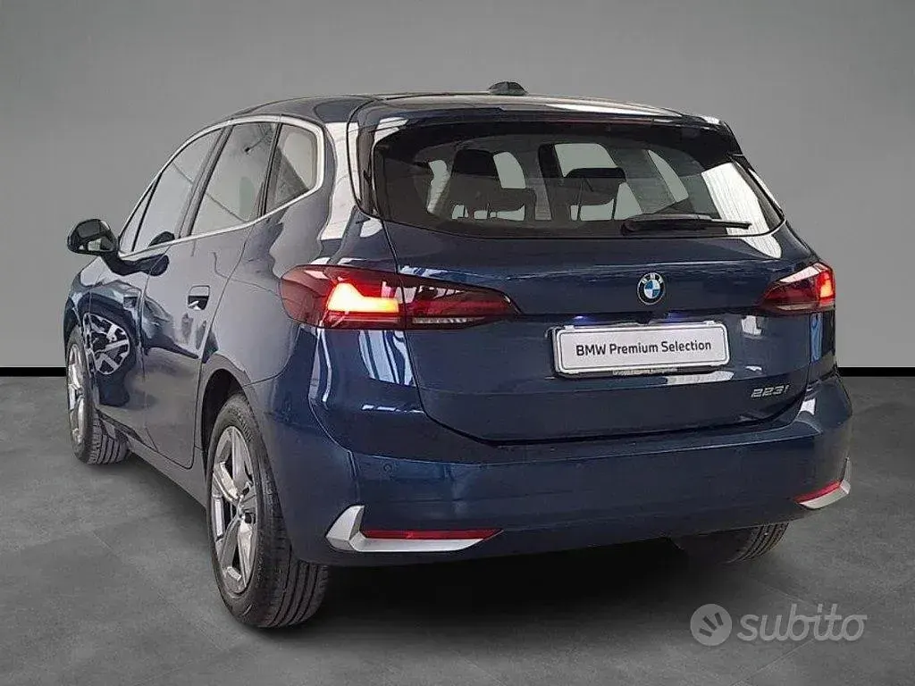 Usata BMW 223 Active Tourer 204 CV (150 kW) 2022 Blu / metallizzato Monovolume