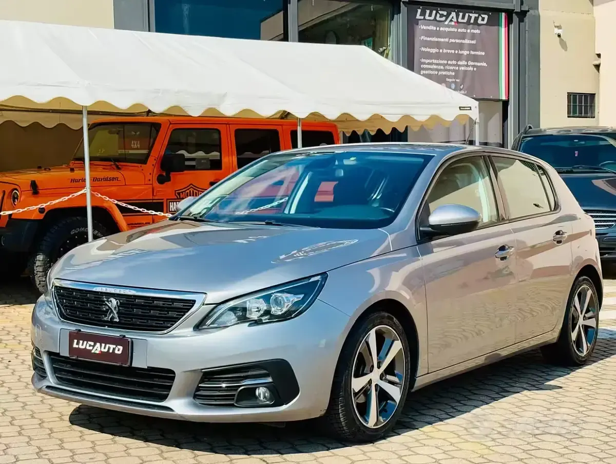 Usata Peugeot 308 Style 102 CV (75 kW) 2019 Grigio Berlina