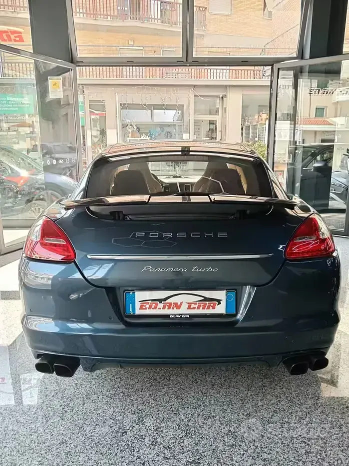 Usata Porsche Panamera Turbo 500 CV (367 kW) 2011 Grigio Utilitaria