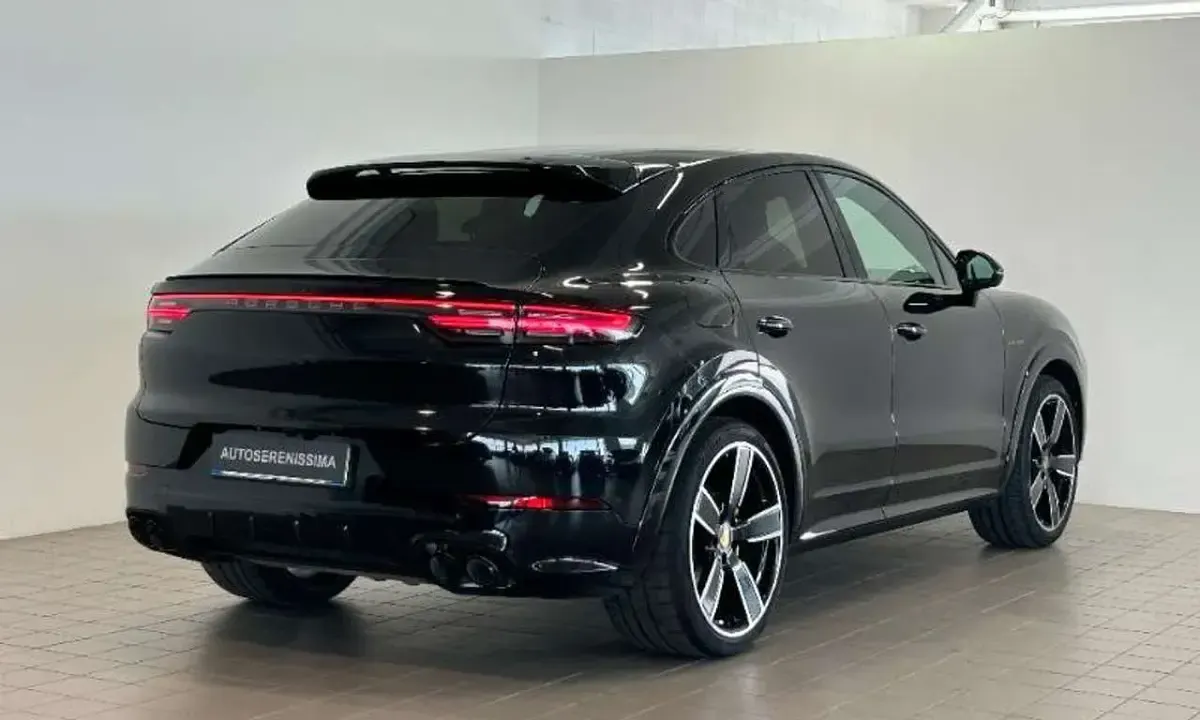 Usata Porsche Cayenne 340 CV (250 kW) 2023 Nero SUV