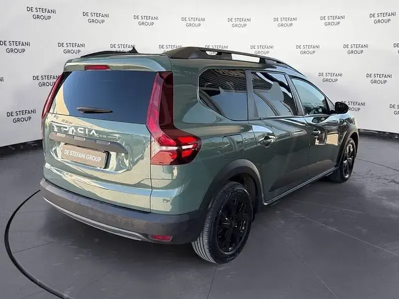 Usata Dacia Jogger Expression 101 CV (74 kW) 2024 Verde Monovolume