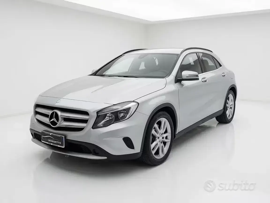 Usata Mercedes GLA200 136 CV (100 kW) 2016 Grigio SUV