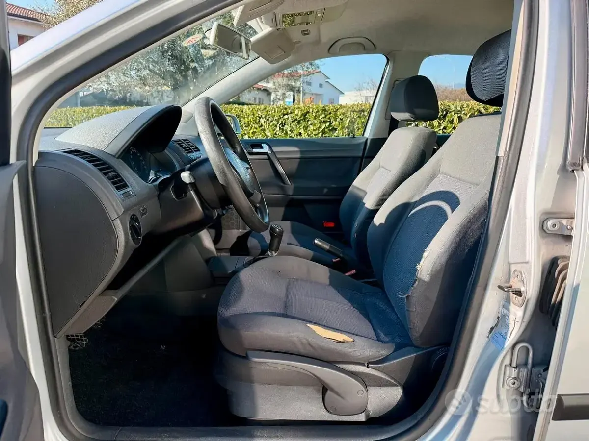 Usata VW Polo Comfortline 64 CV (47 kW) 2003 Grigio Berlina