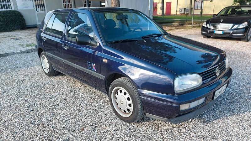 Usata VW Golf III 90 CV (66 kW) 1997 Blu Berlina