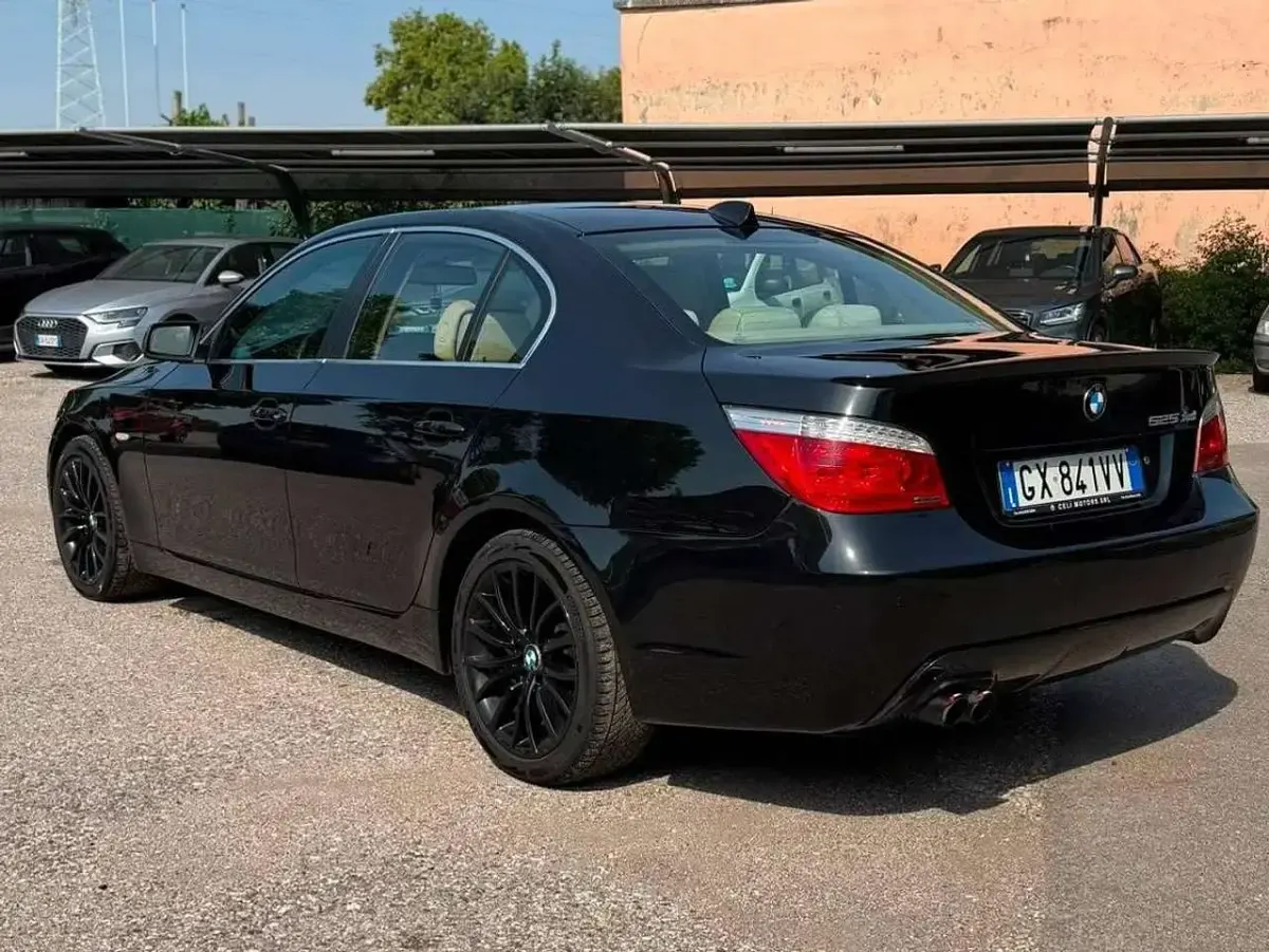 Usata BMW 525 197 CV (144 kW) 2008 Nero Berlina