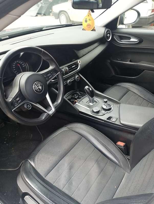 Blu/azzurro Usata 2017 Alfa Romeo Giulia Super Tre volumi | 15.000 € (Buon prezzo) - Immagine 1/4