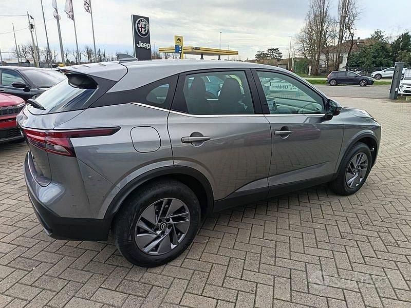 Usata Nissan Qashqai Acenta 140 CV (102 kW) 2022 Grigio SUV