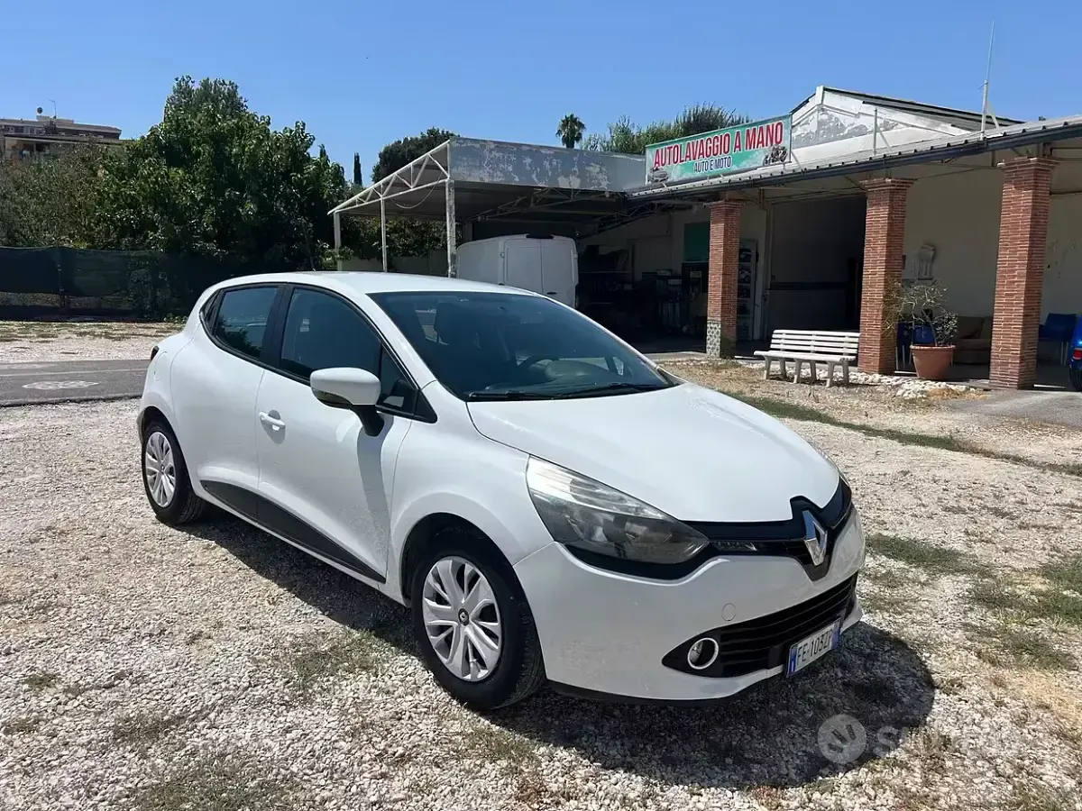 Usata Renault Clio IV Life 73 CV (53 kW) 2016 Bianco Berlina