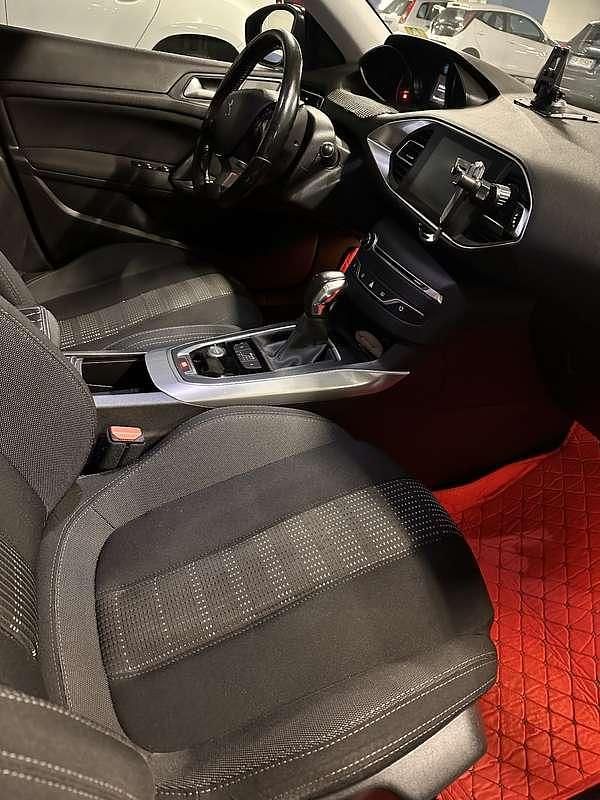 Usata Peugeot 308 SW Active 120 CV (88 kW) 2015 Station wagon