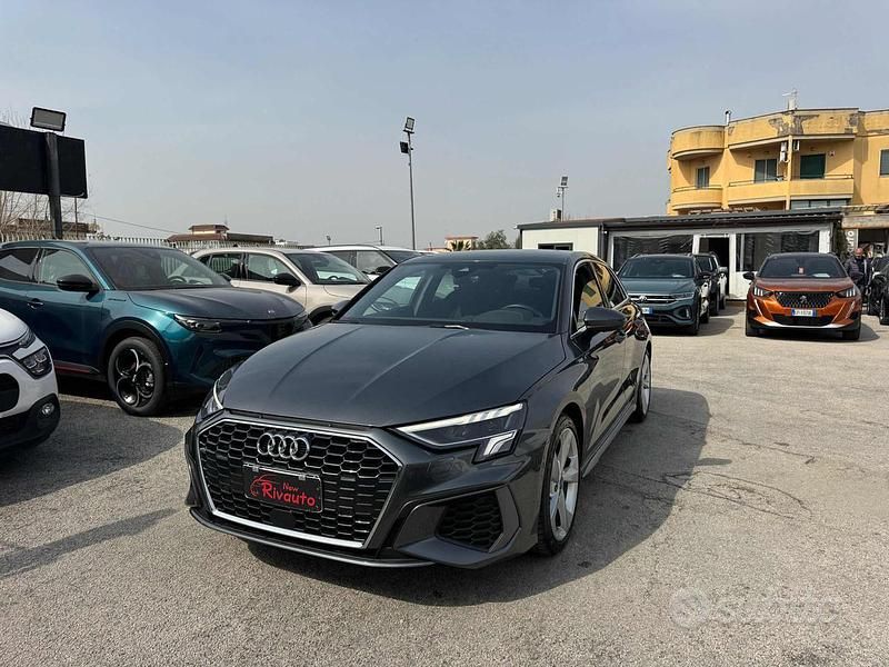 Usata Audi A3 Advanced 149 CV (109 kW) 2024 Grigio Berlina