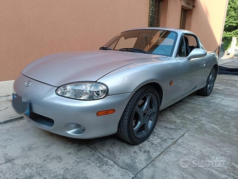 Grigio Usata 2002 Mazda MX5 Inclusive Cabrio | 14.000 € (Buon prezzo) - Immagine 1/4