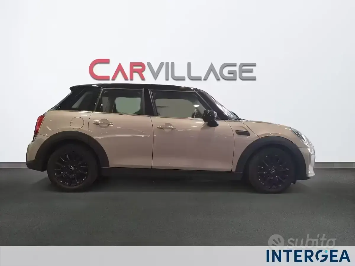 Usata Mini Cooper Classic 136 CV (100 kW) 2024 Da definire Utilitaria