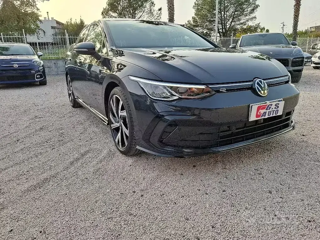 Usata VW Golf VIII R-line 131 CV (96 kW) 2024 Grigio Berlina