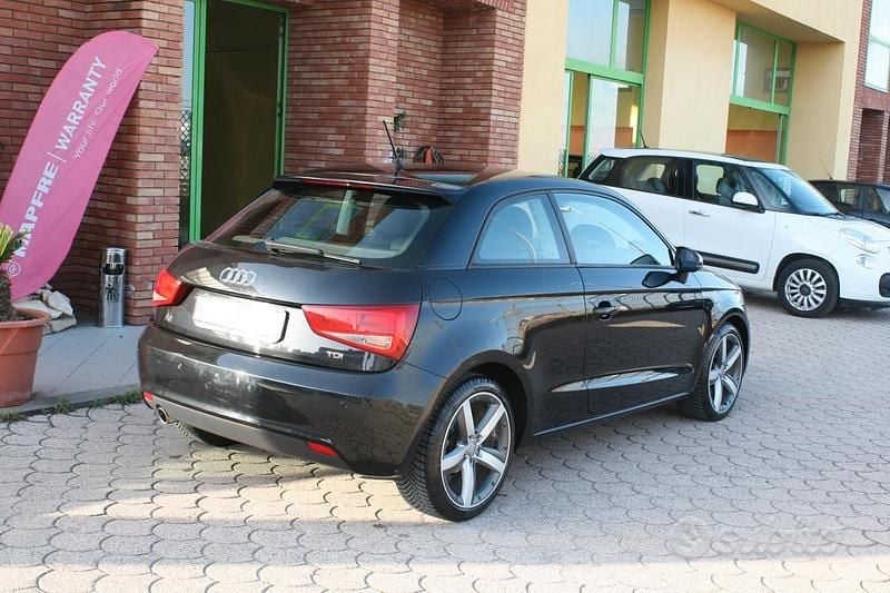 Usata Audi A1 Attraction 105 CV (77 kW) 2011 Nero Utilitaria