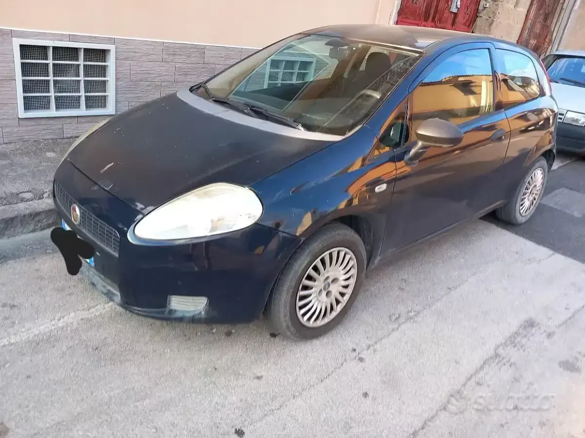 Usata Fiat Grande Punto 77 CV (56 kW) 2010 Bluazzurro Utilitaria
