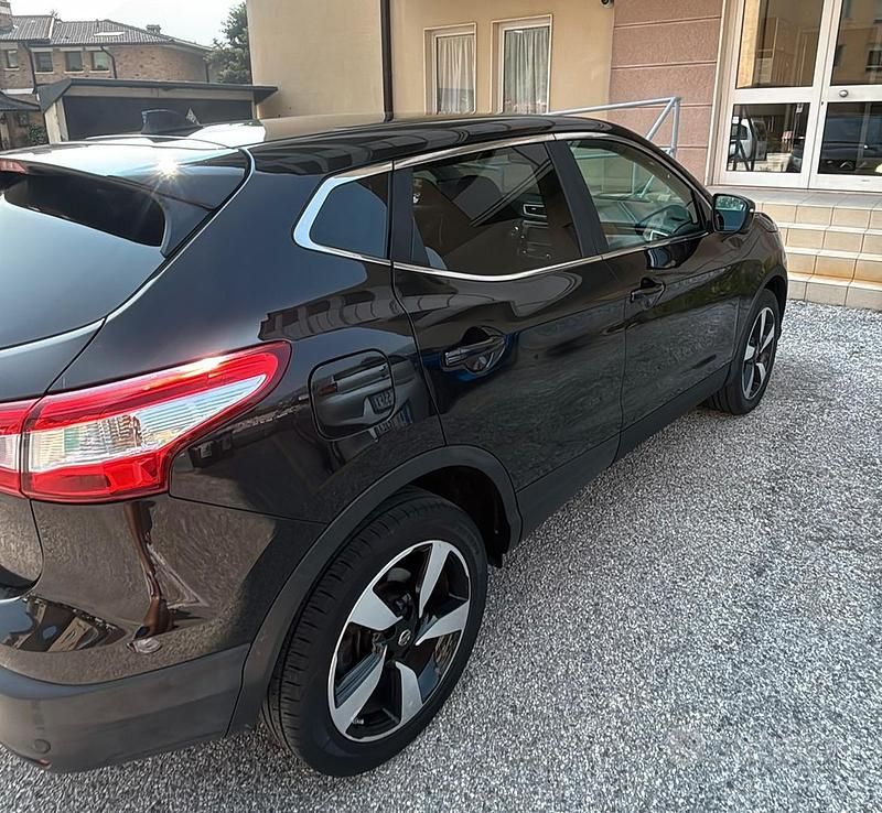 Usata Nissan Qashqai 116 CV (85 kW) 2015 Nero SUV