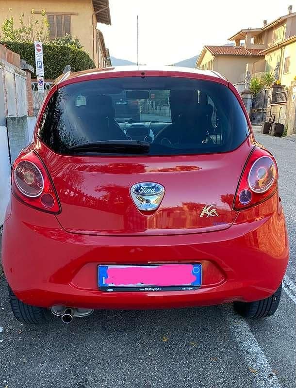 Usata Ford Ka 69 CV (50 kW) 2016 Rosso Berlina