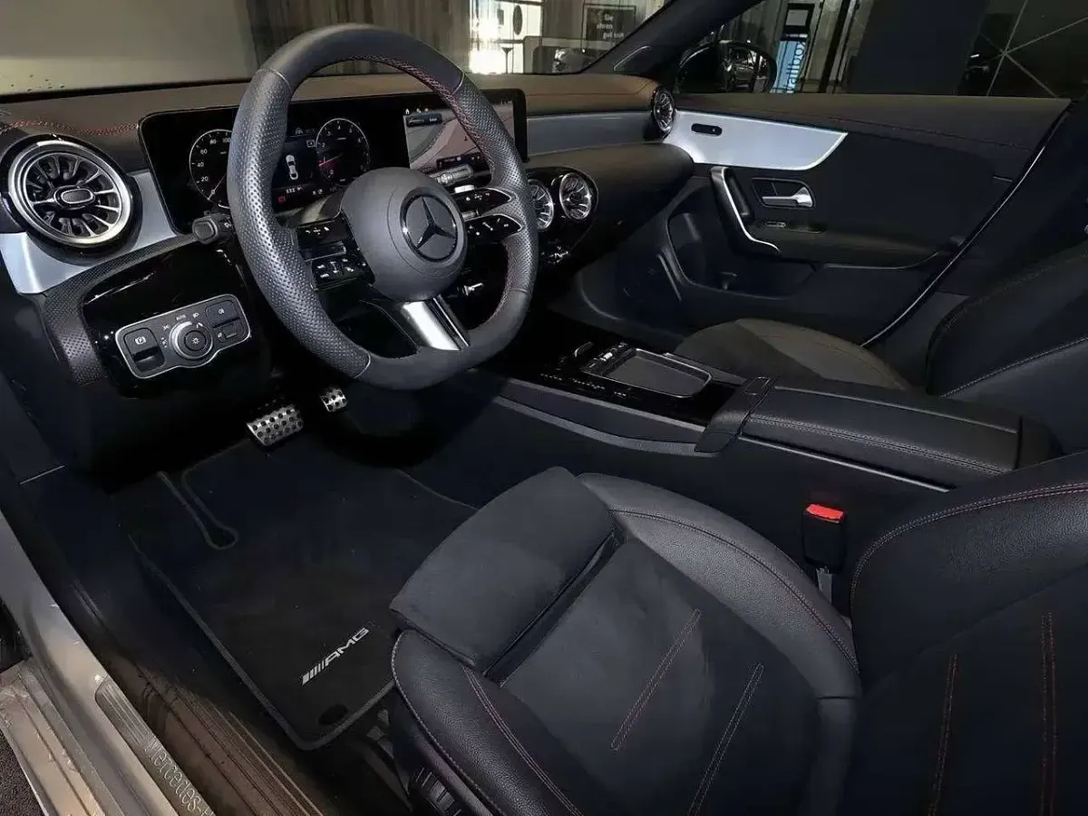 Usata Mercedes CLA200 AMG 163 CV (119 kW) 2024 Lacca Coupé