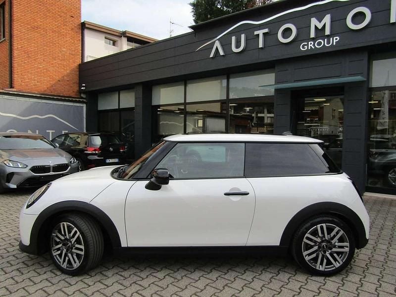 Usata Mini Cooper 114 kW (156 CV) 2025 Nanuq white Utilitaria