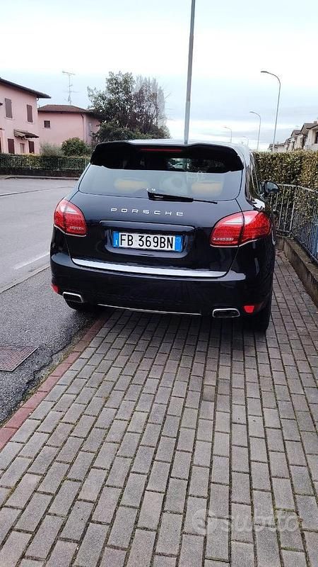 Usata Porsche Cayenne 2012 Nero SUV