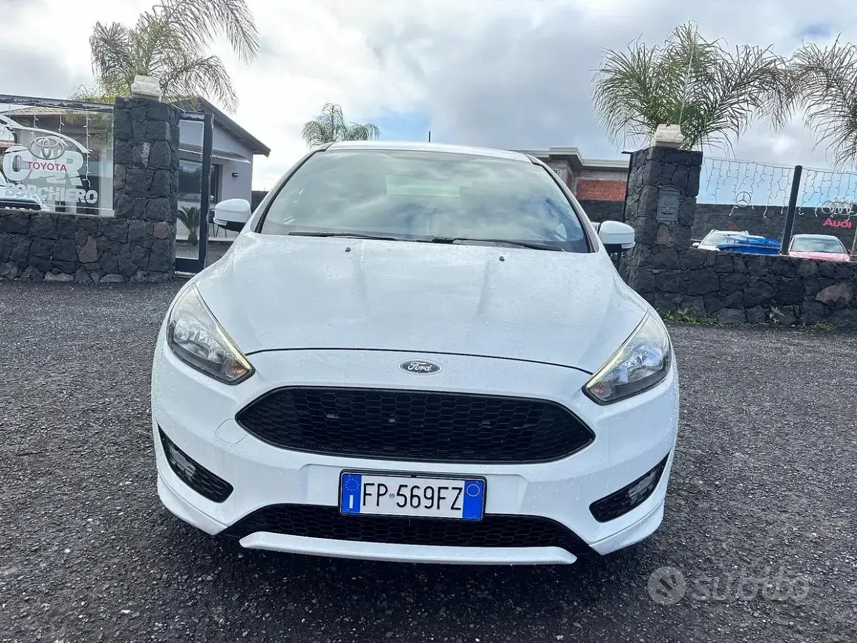 Brugt Ford Focus ST-Line 120 HK (88 kW) 2018 Hvid Sedan