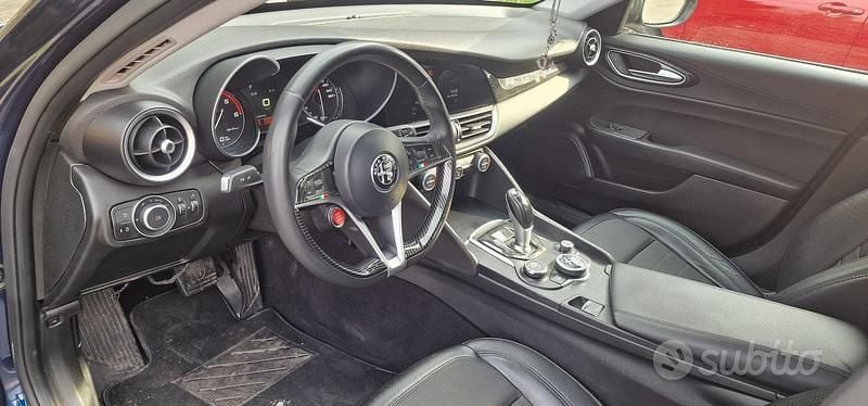Usata Alfa Romeo Giulia 150 CV (110 kW) 2017 Blu Berlina