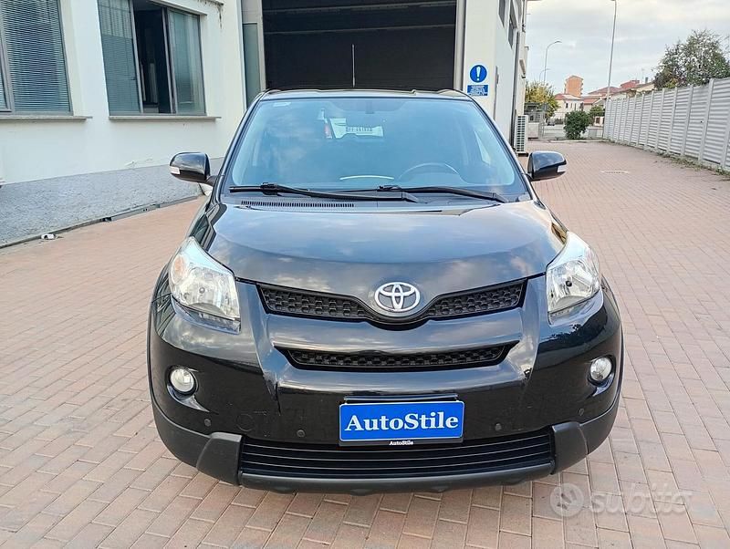 Usata Toyota Urban Cruiser Luxury 100 CV (73 kW) 2010 Nero SUV