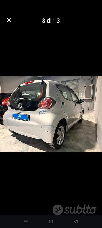 Usata Toyota Aygo 72 CV (52 kW) 2012 Grigio Utilitaria