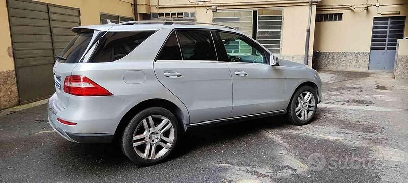 Usata Mercedes ML250 204 CV (150 kW) 2014 Grigio metallizzato SUV