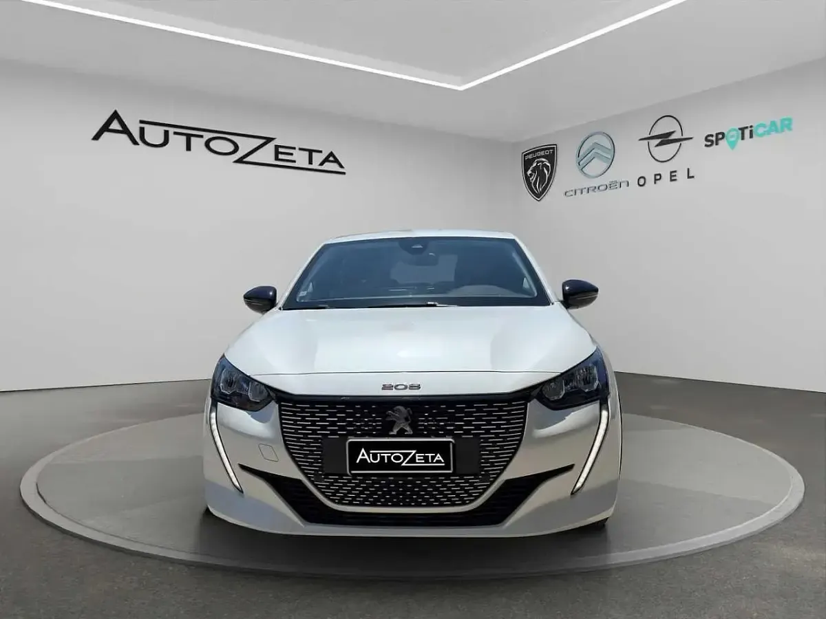 Usata Peugeot e-208 Allure 56 kW (77 CV) 2022 Bianco Utilitaria