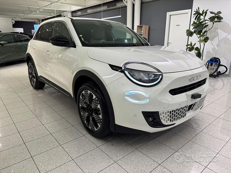 Usata Fiat 600 La Prima 110 CV (80 kW) 2025 Bianco SUV