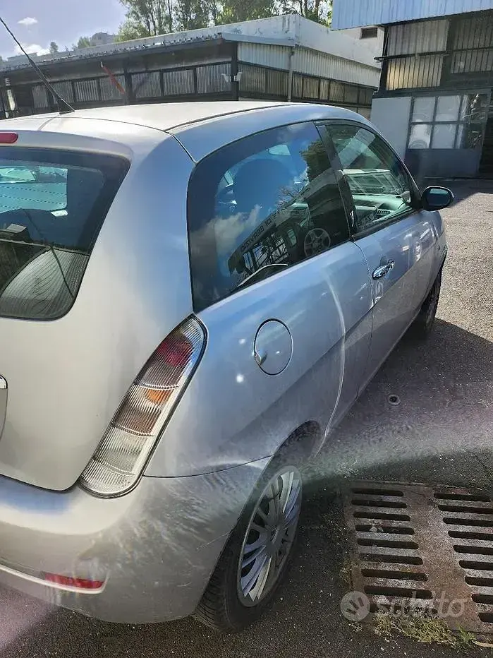 Usata Lancia Ypsilon 60 CV (44 kW) 2008 Grigio Utilitaria