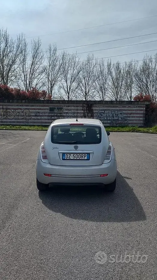 Usata Lancia Ypsilon 60 CV (44 kW) 2010 Utilitaria