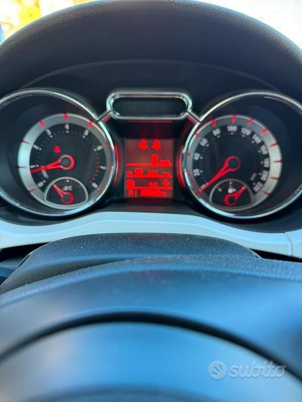 Usata Opel Adam Jam 87 CV (63 kW) 2016 Grigio Utilitaria