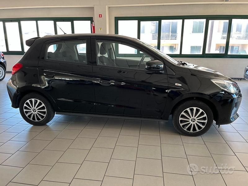 Usata Mitsubishi Space Star Invite 70 CV (51 kW) 2024 Nero Utilitaria