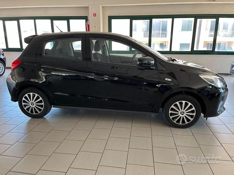 Usata Mitsubishi Space Star Invite 71 CV (52 kW) 2024 Nero Utilitaria