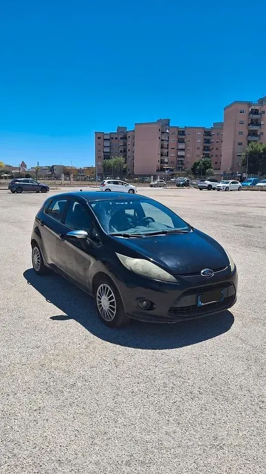 Usata Ford Fiesta 68 CV (50 kW) 2011 Nero Berlina