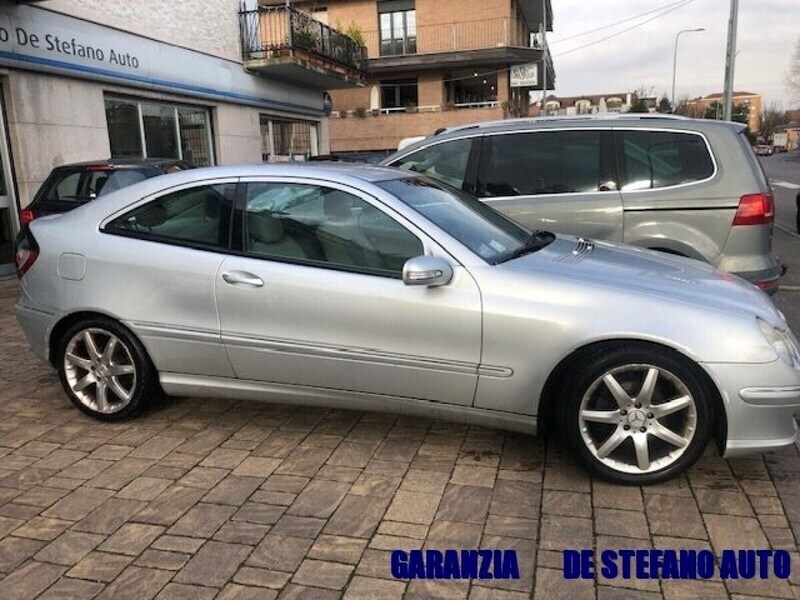 Usato 2004 Mercedes 180 1.8 Benzin 143 CV (6.800 €)