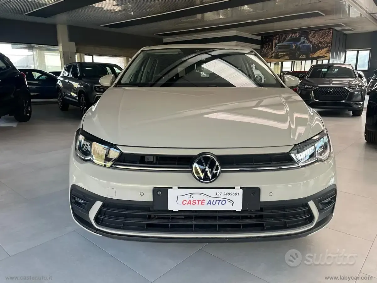 Usata VW Polo Life 95 CV (69 kW) 2023 Bianco Utilitaria