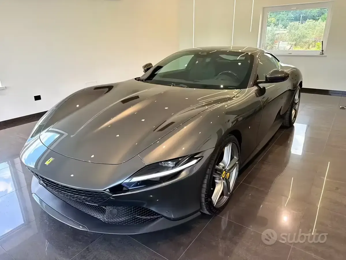 Usata Ferrari Roma 620 CV (456 kW) 2023 Grigio Coupé