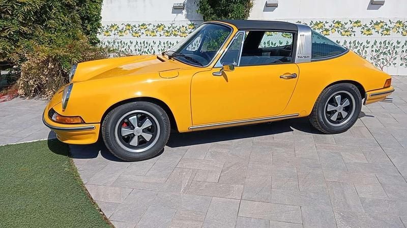 Second-hand Porsche 911 140 CP (102 kW) 1971 Galben Cabrio