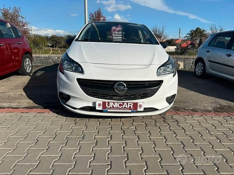 Bianco Usata 2017 Opel Corsa Tre volumi | 7900 € (Buon prezzo) - Immagine 1/4