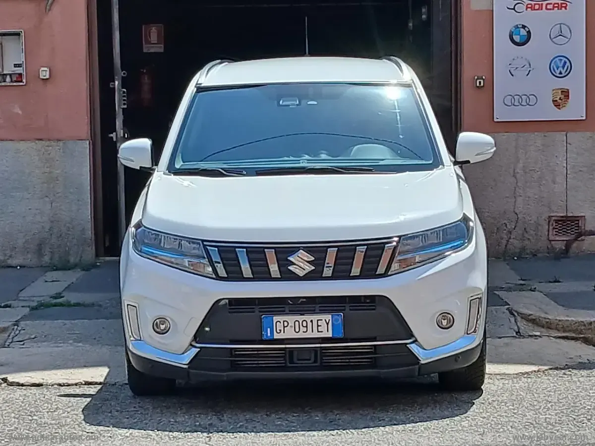 Usata Suzuki Vitara 129 CV (94 kW) 2023 Bianco SUV