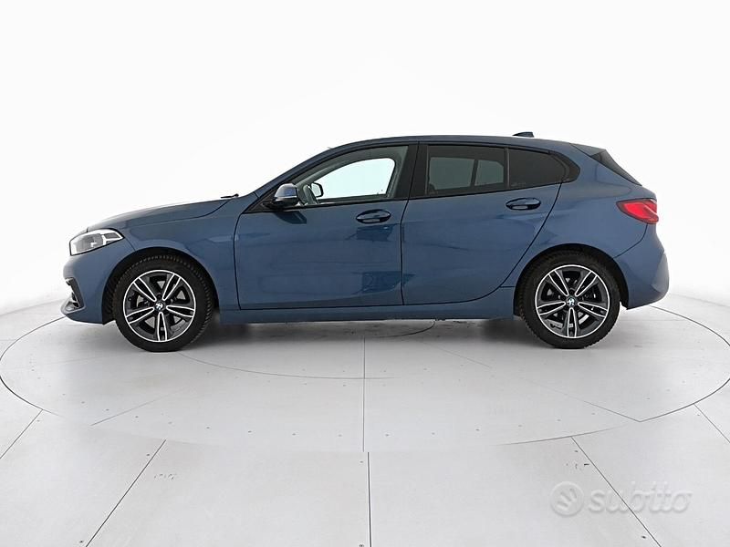 Usata BMW 116 Sport Line 116 CV (85 kW) 2021 Blu Utilitaria