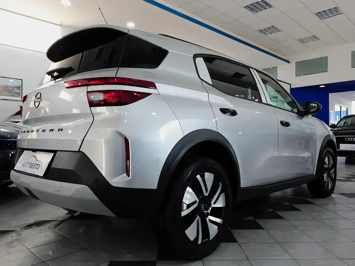 Nuova Opel Frontera 110 CV (80 kW) 2026 Grigio SUV