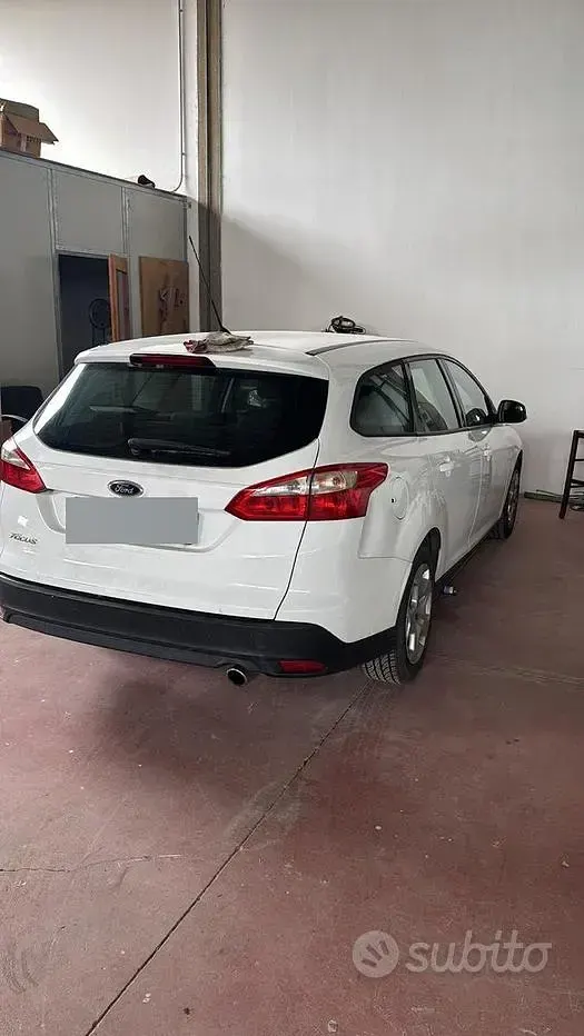 Usata Ford Focus 116 CV (85 kW) 2014 Bianco Station wagon