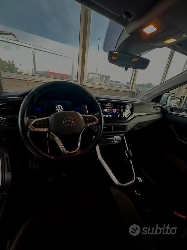 Usata VW Polo Life 80 CV (58 kW) 2023 Grigio Berlina