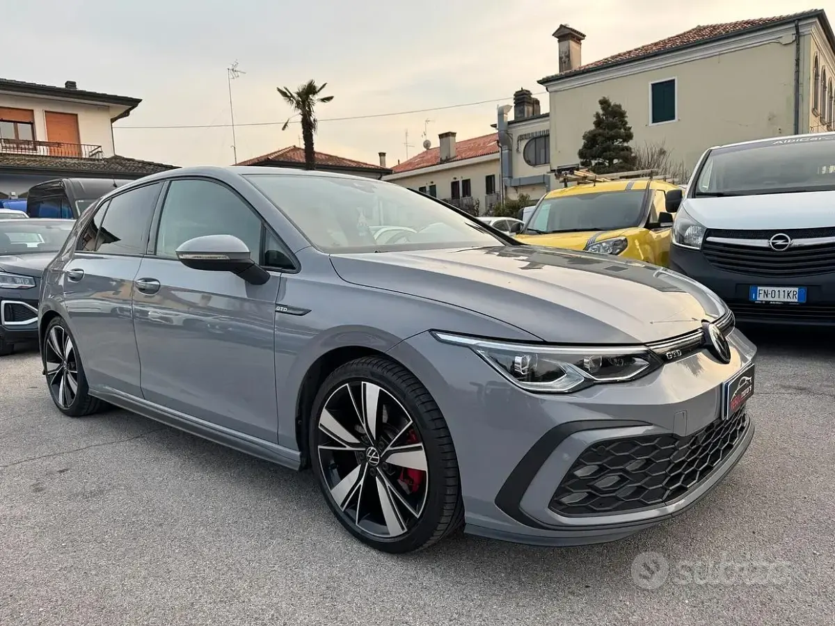 Usata VW Golf VIII GTD 200 CV (147 kW) 2021 Grigio Berlina